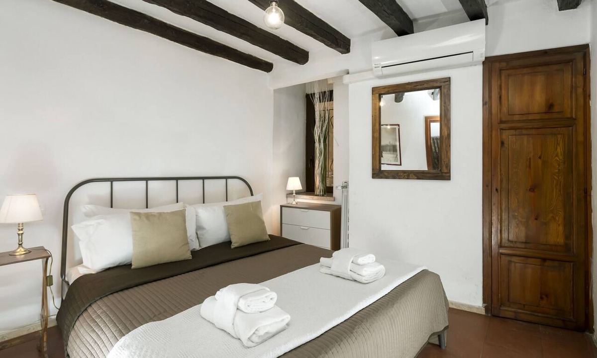 Rione IX Pigna Apartment | Diana in Pantheon apartment