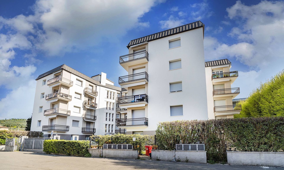 Caprino Veronese Apartment | Dimora Paola - Garda - Centro con parcheggio- ac