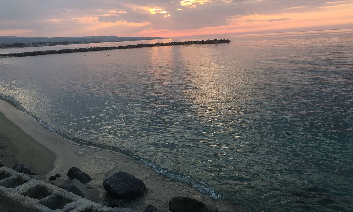 Vibo Marina Villa | Directly on the sea, crystal clear sea beach house breathtaking view.