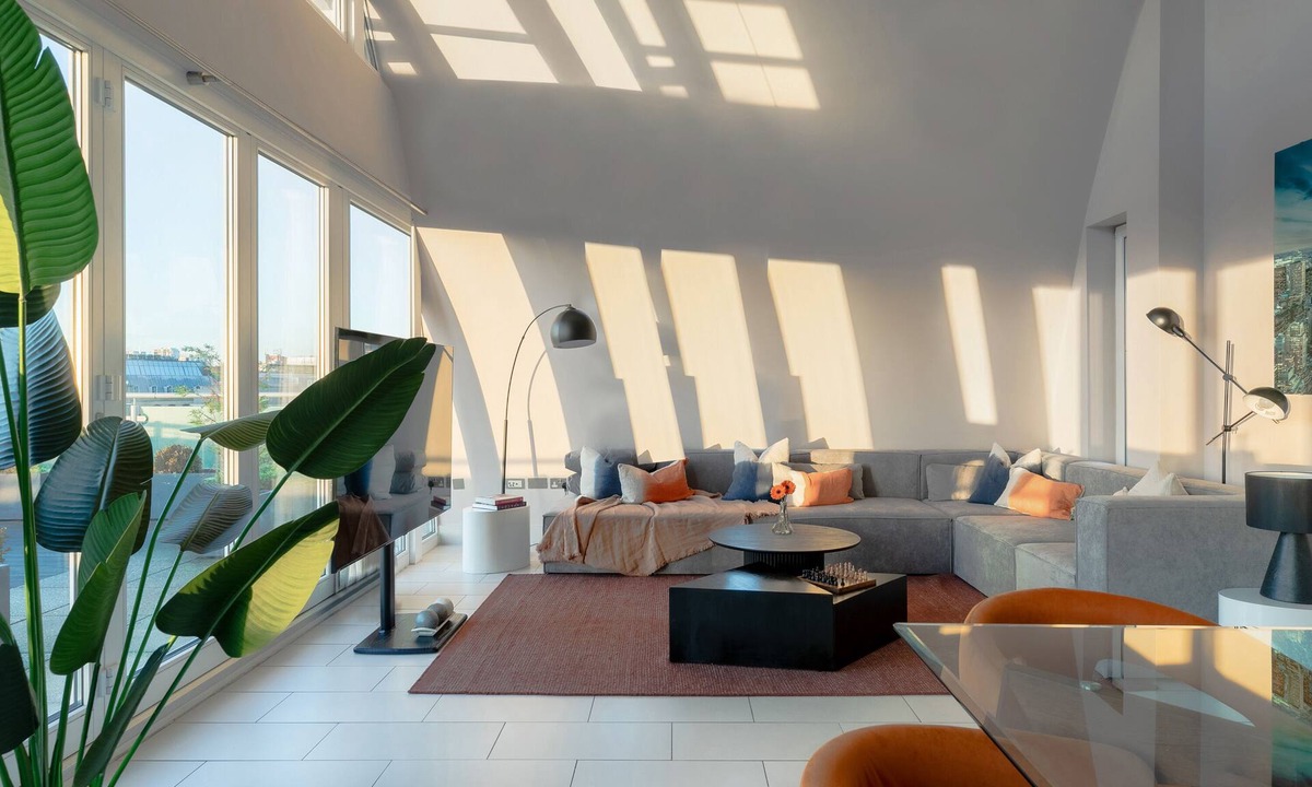 South Bank Apartment | Divine Views from a Breathtaking LuxXe Penthouse