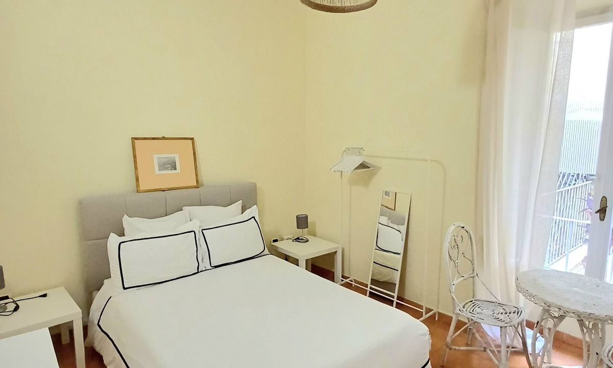 Rome Province Apartment | Dolce Vita room in Rome center