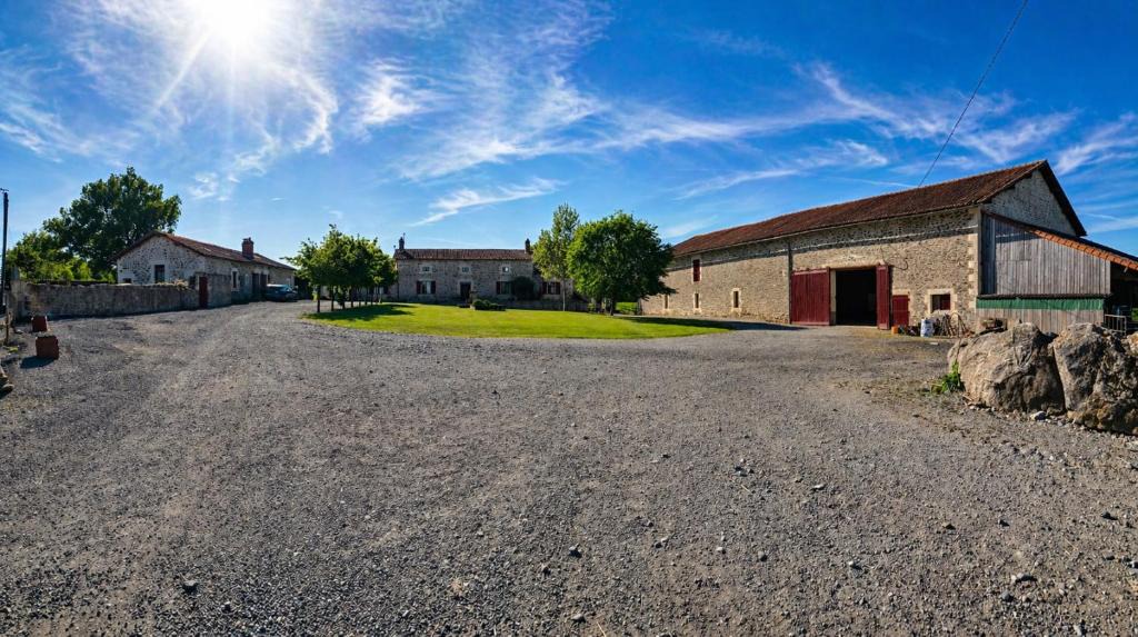 Peyrat-de-Bellac House | Domaine de Beau Site