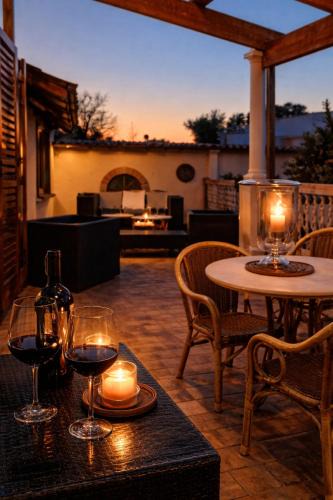 Ischia Porto Villa | Domus Aenaria - Elegant and Spacious Villa in Central Ischia - Walk to Beach and Pinewood