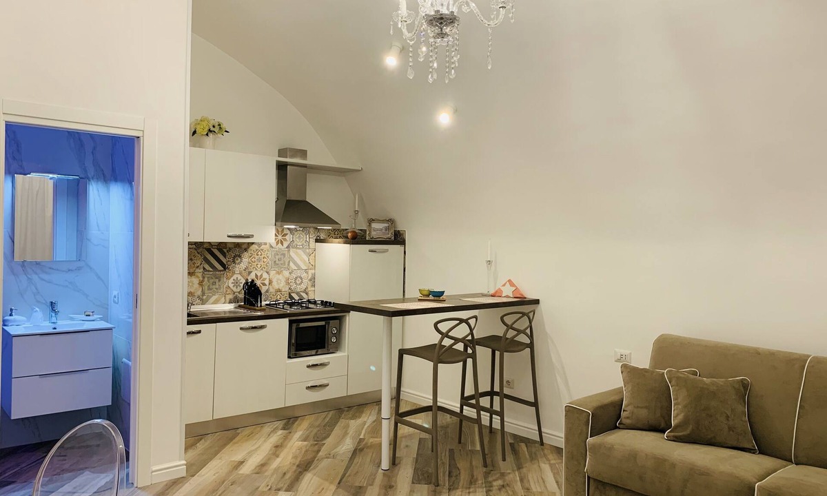 Quartieri Spagnoli House | Donn'Anna Naples Luxury Home