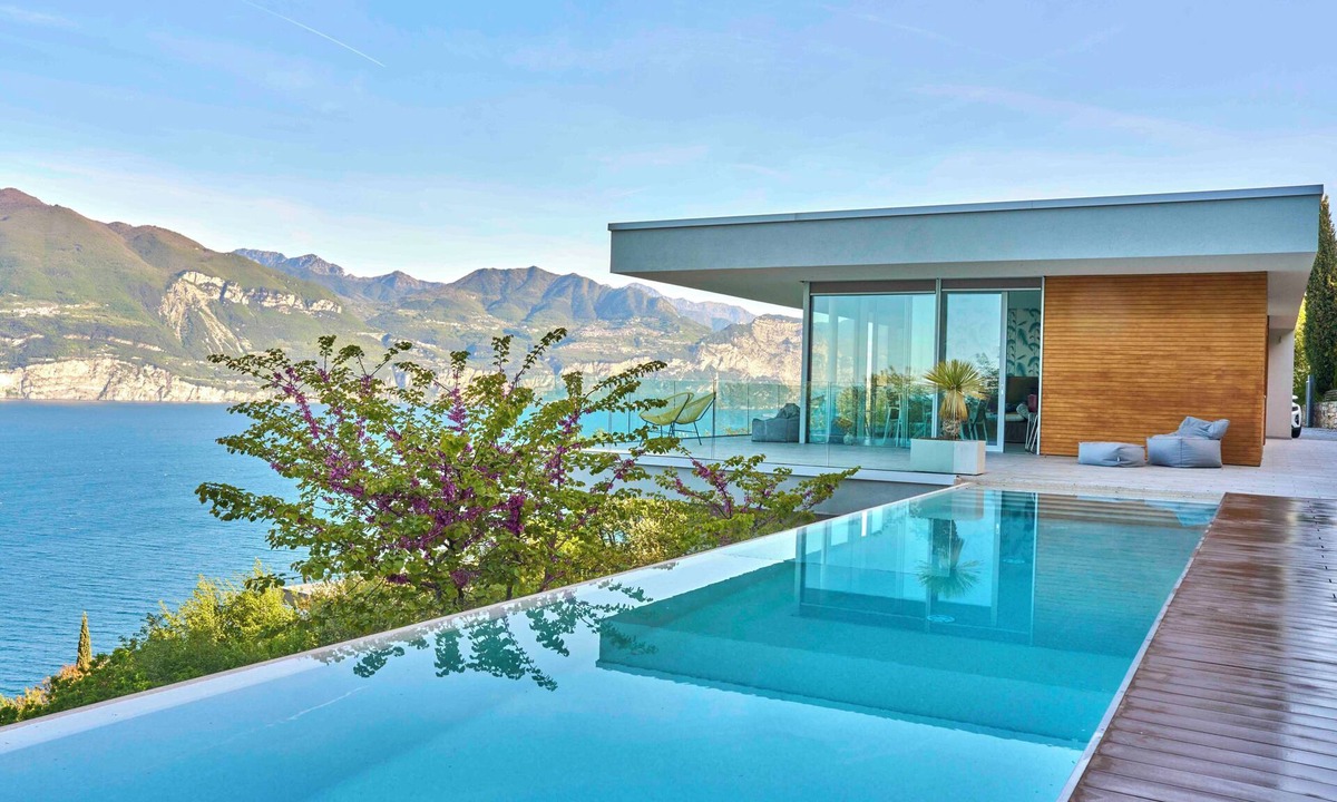 Brenzone sul Garda Villa | Dream view, infinity pool, privacy & nature. Villa