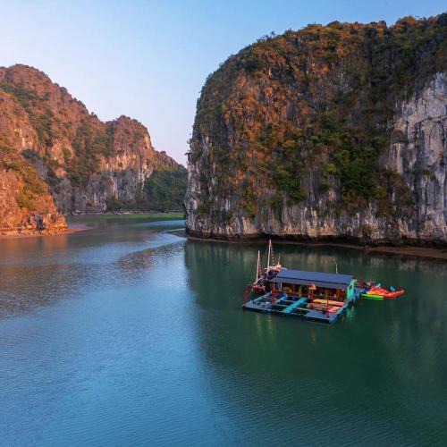 Cat Ba House | Eco Floating Farm Stay Cai Beo