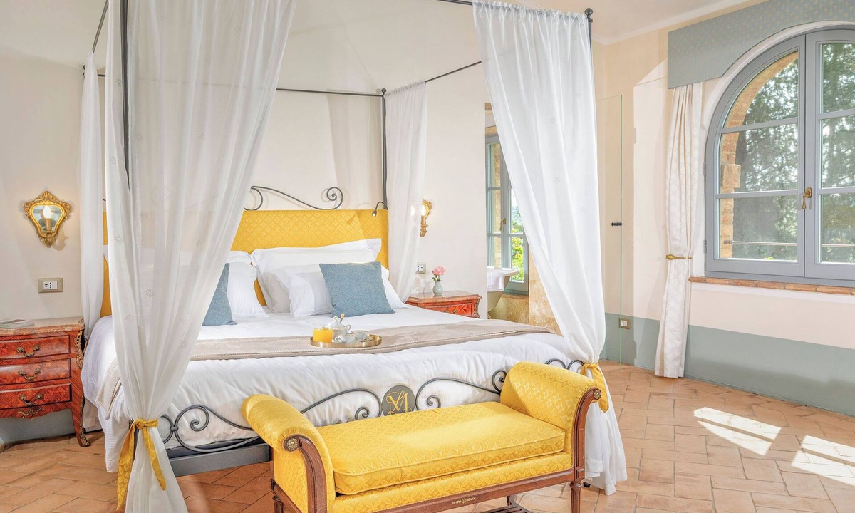Montalcino Apartment | Elegant Apartment with Panoramic Views and Portico
