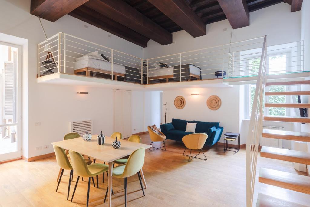 Rione V Ponte Apartment | Elegant apartment with patio at Piazza Navona