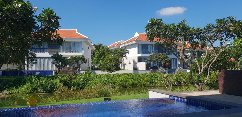 Ngu Hanh Son Villa | Emblem Sea 4 Bedroom Villas