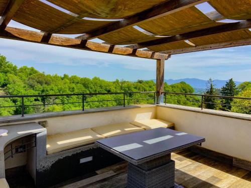 Bagnoregio Apartment | Epic Rooftop Terrace overlooking Civita valley