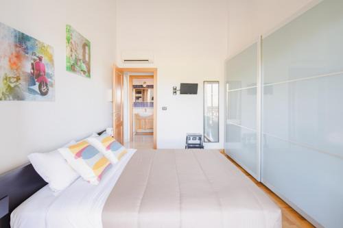 Zona XXIV Fonte Ostiense Apartment | EUR Moravia Attico panoramico con terrazzo, fino a 5 ospiti