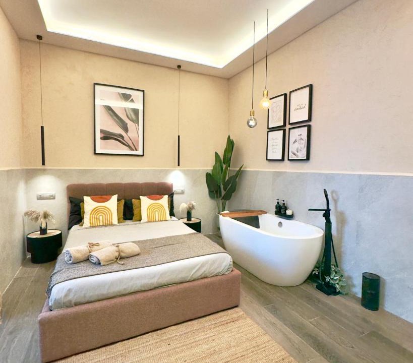 Naples Apartment | Falco Deluxe Home - Naples Airport & Town