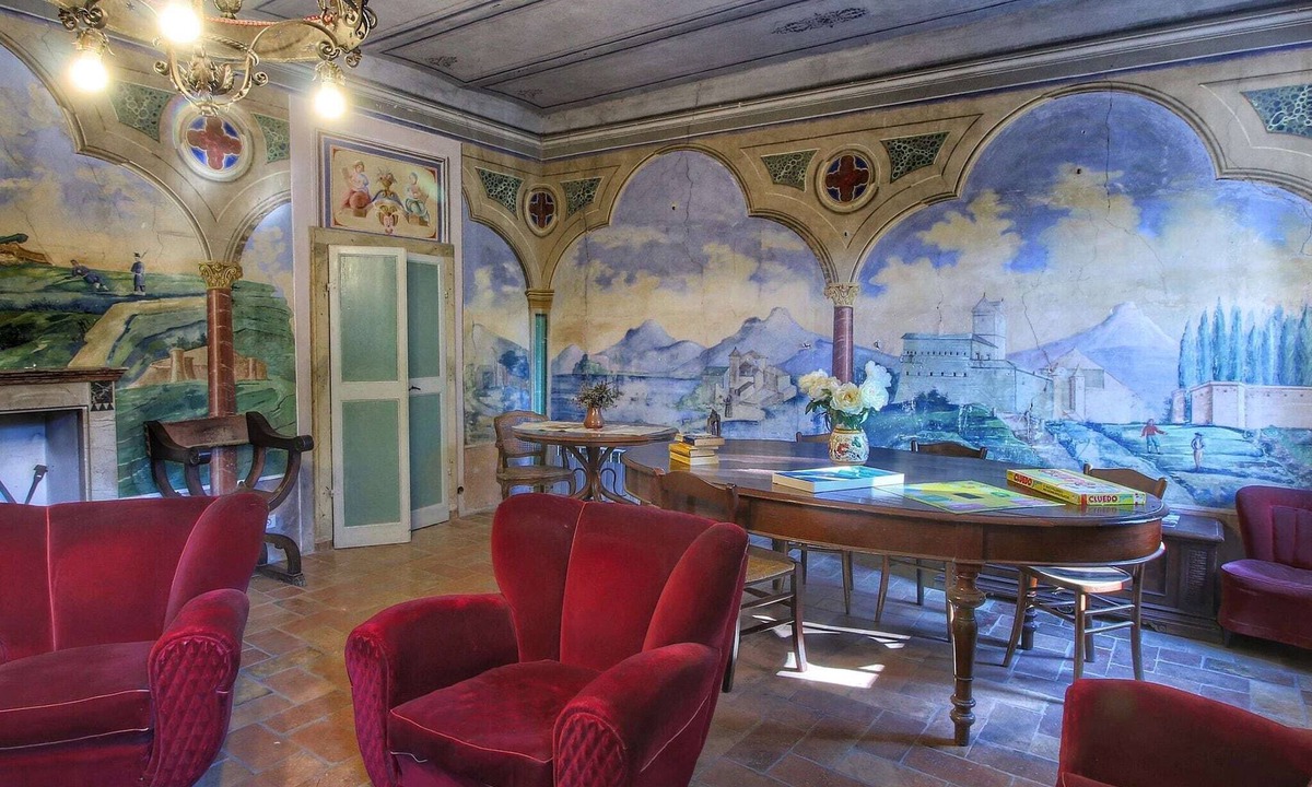 Gualdo Cattaneo House | Farmhouse Bliss with Pool, Wine and tails