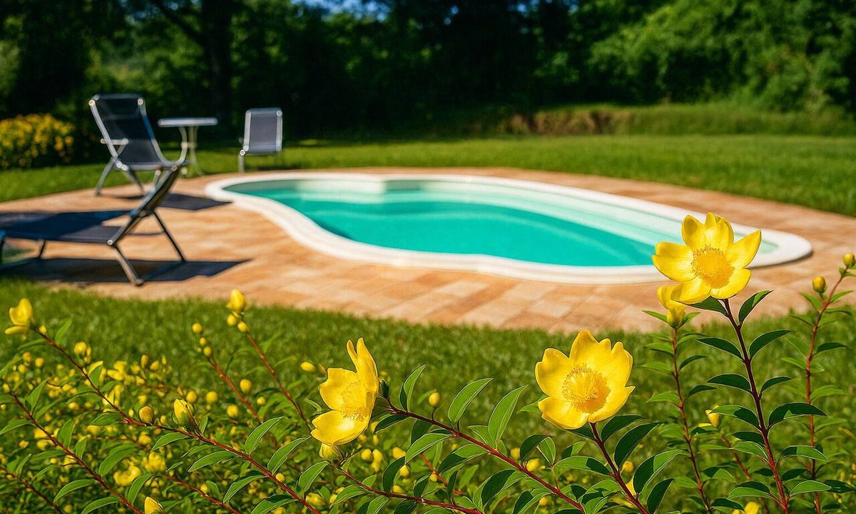 Acquesalate Apartment | Farmhouse with pool in the Marche region.