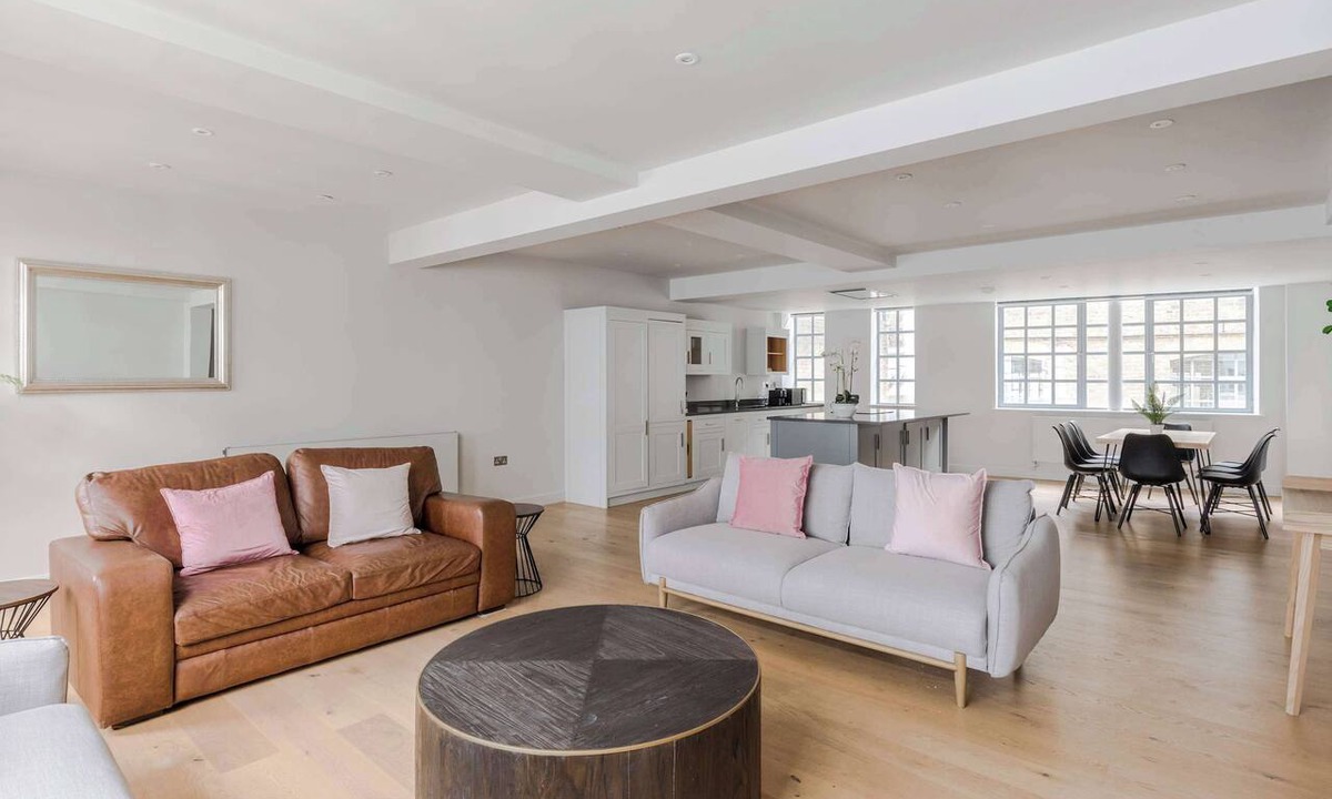 Clerkenwell Apartment | Farringdon 3-Bed · 2 En-Suites · Lift · Sleeps 8