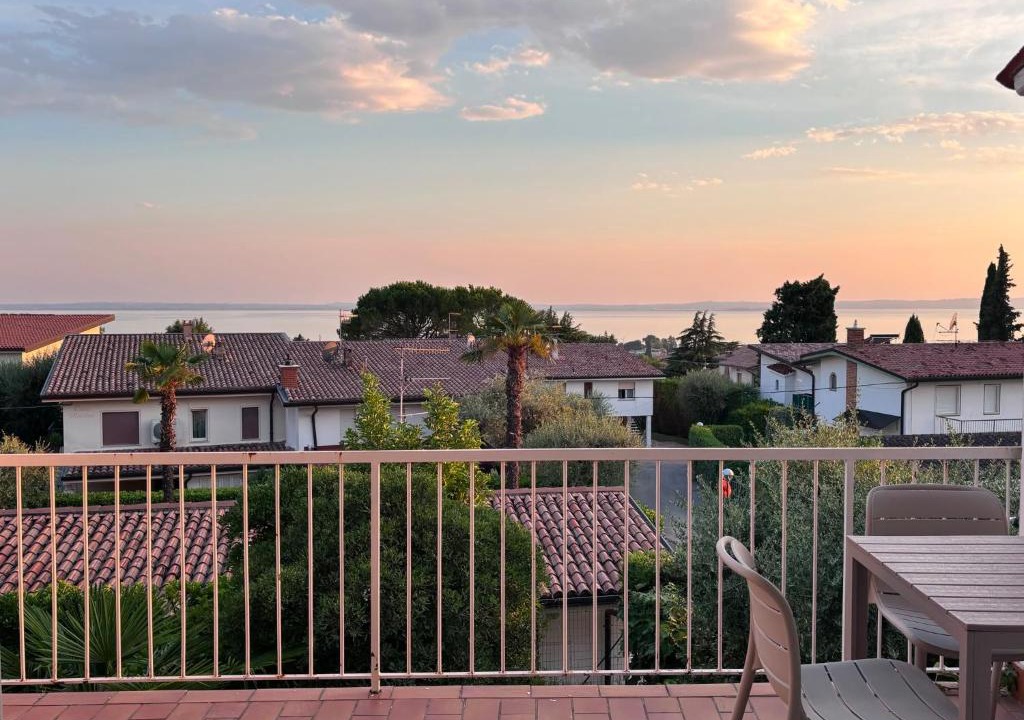 Bardolino Apartment | Ferdrago - Balcone vista lago con Parcheggio coperto