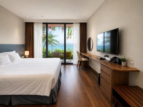 Cat Hai Hotel | FLAMINGO CÁT BÀ Tự Doanh Căn Premier Ocean View King Bed