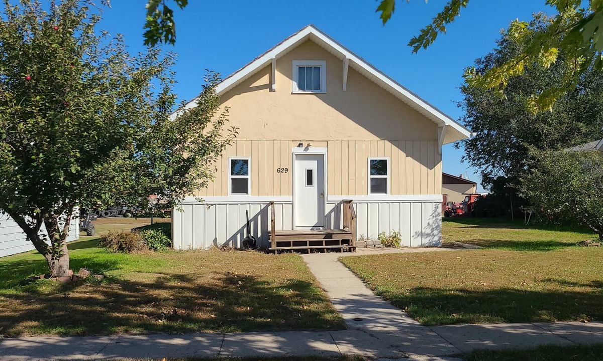 Pollock House | Four Season Inn .Peaceful Town Living.four bedrooms