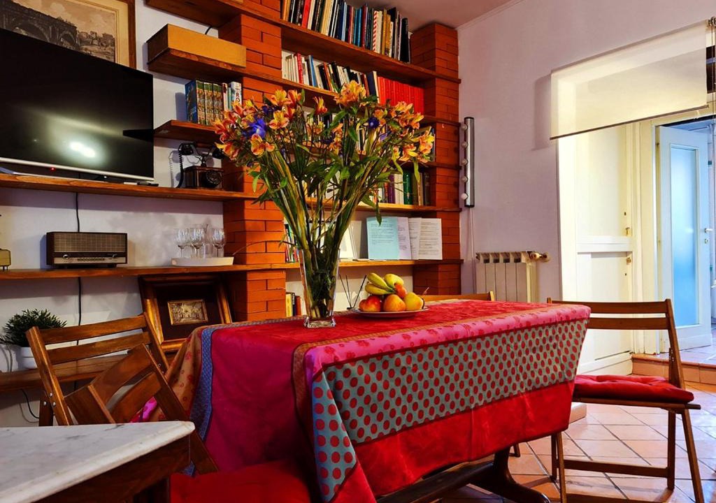 Monti Apartment | Frangipane Apartment