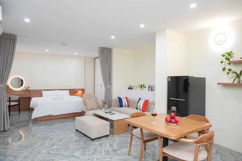 Tay Ho Apartment | Fusion Westlake - High Furniture - Balcony Apartment