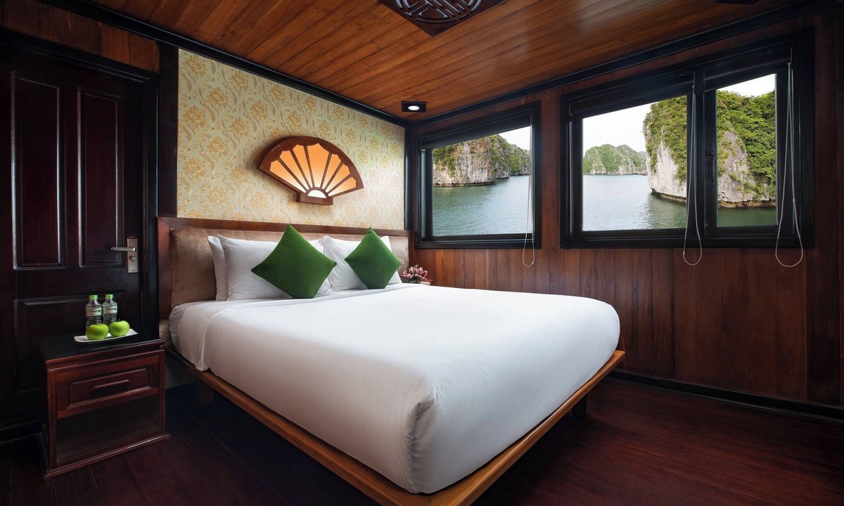 Bai Chay Bed & Breakfast | Garden Bay Classic