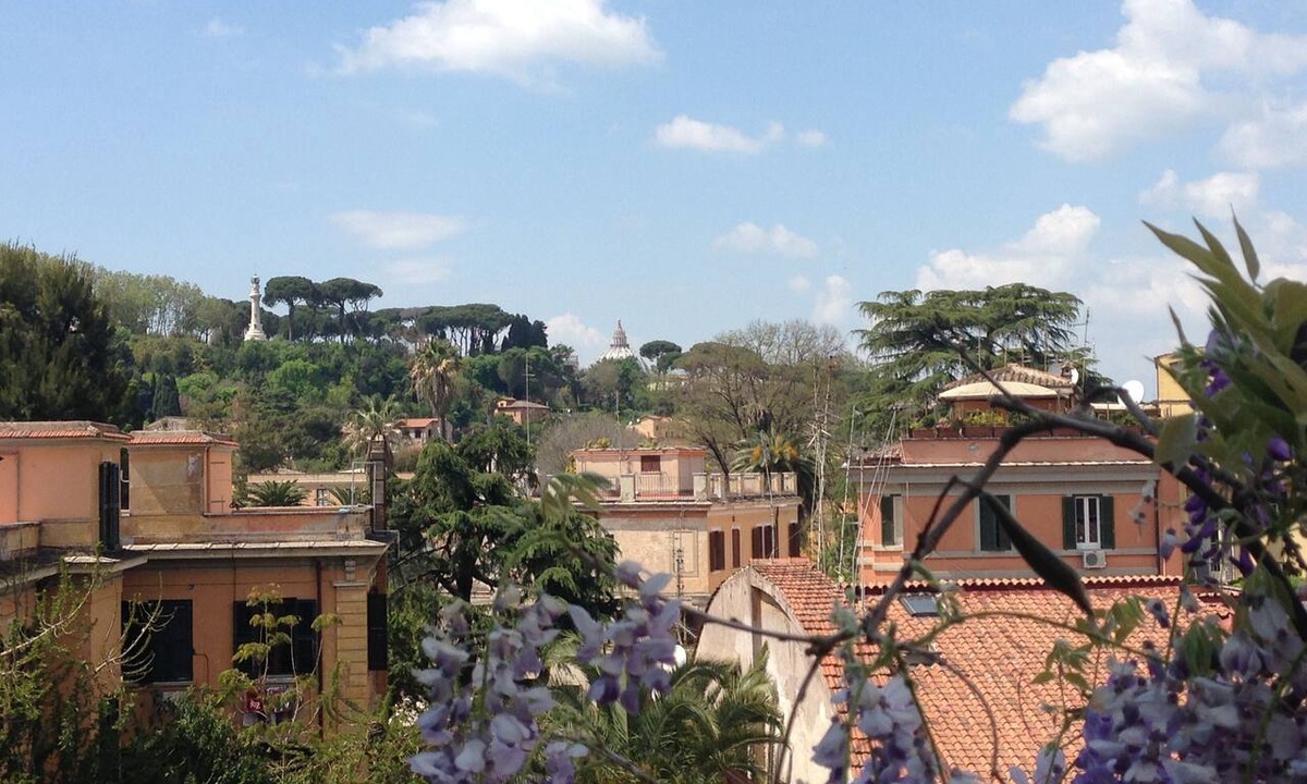 Trastevere Apartment | Garibaldi Roof Garden - Terrace with spectacular views of S. Peter and Gianicolo
