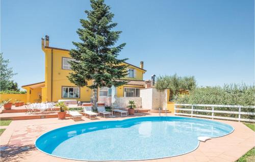 Zona LIV La Giustiniana House | Gorgeous Home In Roma With Private Swimming Pool, Can Be Inside Or Outside