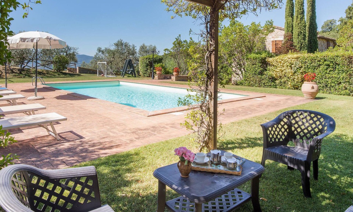 Todi House | Gorgeous home in Todi -PG- with private swimming pool, can be inside or outside