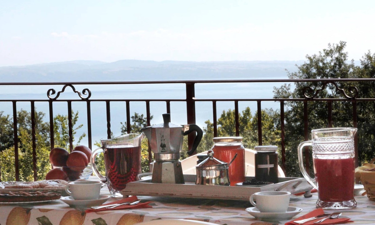 Pisciarelli House | Gorgeous villa in a private woodland , lake view and wide open space
