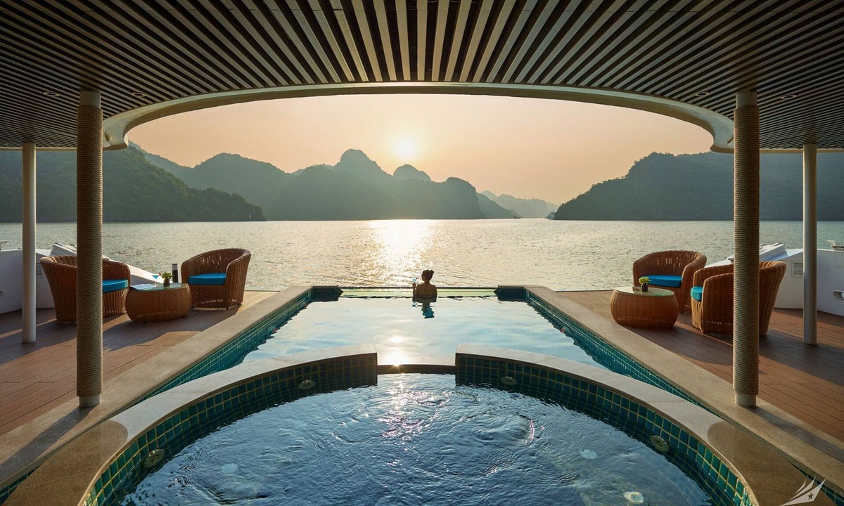 Ha Long Boat Rental | Halong CAPELLACRUISE - Member of Lyra Cruise Collection