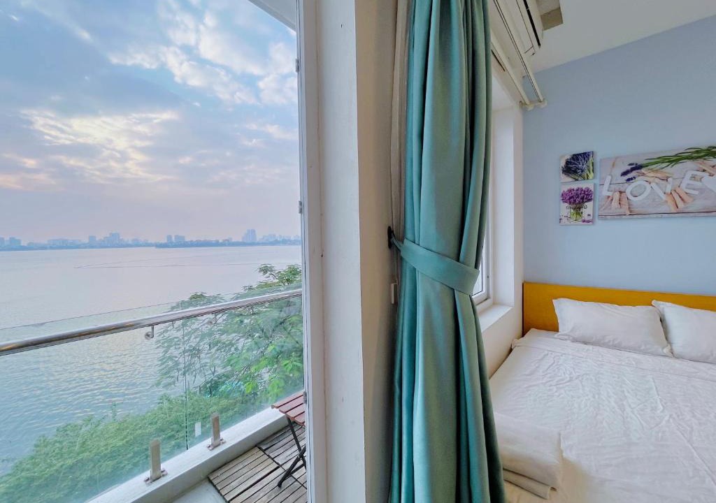 Yen Phu Apartment | Hanoi Home 2 - Lake View Apartment