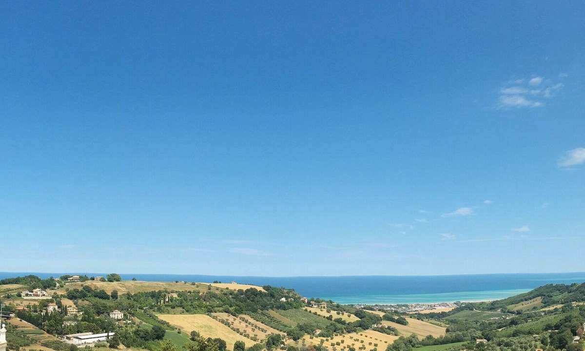 Colonnella House | Hill and sea