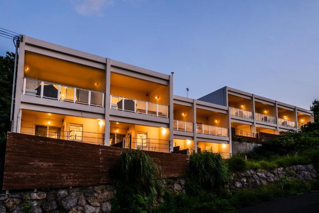 Motobu Villa | Hillside Sea View Resort Villa Gushikumui