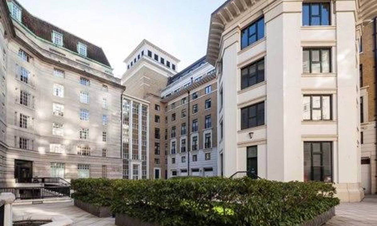 Bishop's Apartment | Hip Westminster 2BR in Central Location nr Embankment Tube, by Blueground