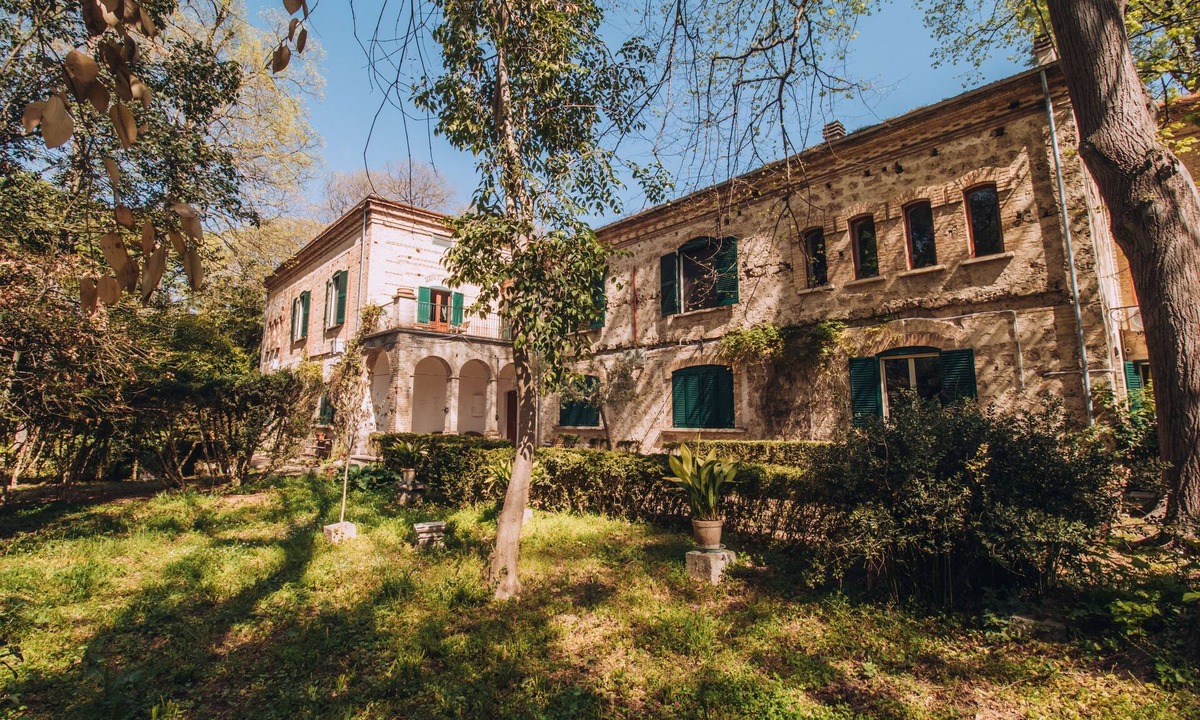 Torre de' Passeri House | Historic Baron's Estate in Amazing Abruzzo! Family-friendly. Pet-friendly.