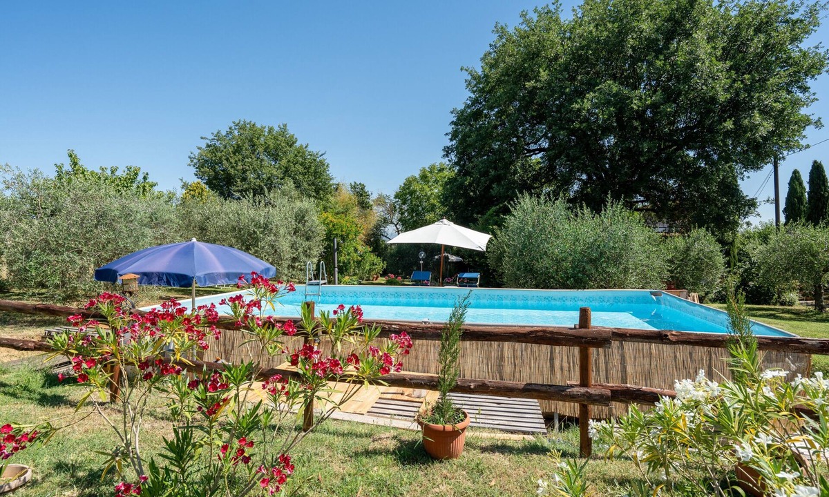 Chiusi Apartment | Holiday Apartment "Casa Vacanze Mongili" with Private Pool, Balcony & Wi-Fi