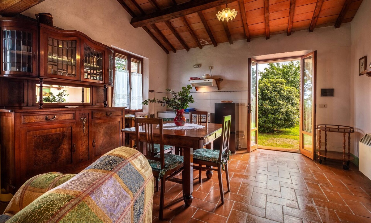 Gallina Apartment | Holiday Apartment "Oleandro" with Shared Pool & Wi-Fi