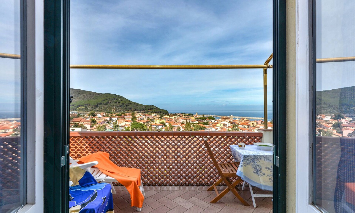 Marciana Marina House | Holiday Home 'Appartamento Belvedere' with Sea View, Private Terrace and Wi-Fi