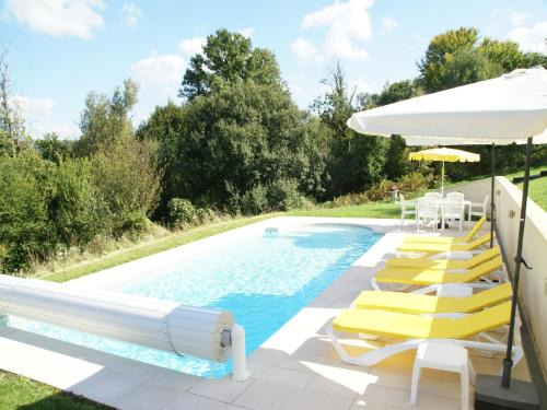 Sussac House | Holiday Home in Limoges with Saltwater Pool