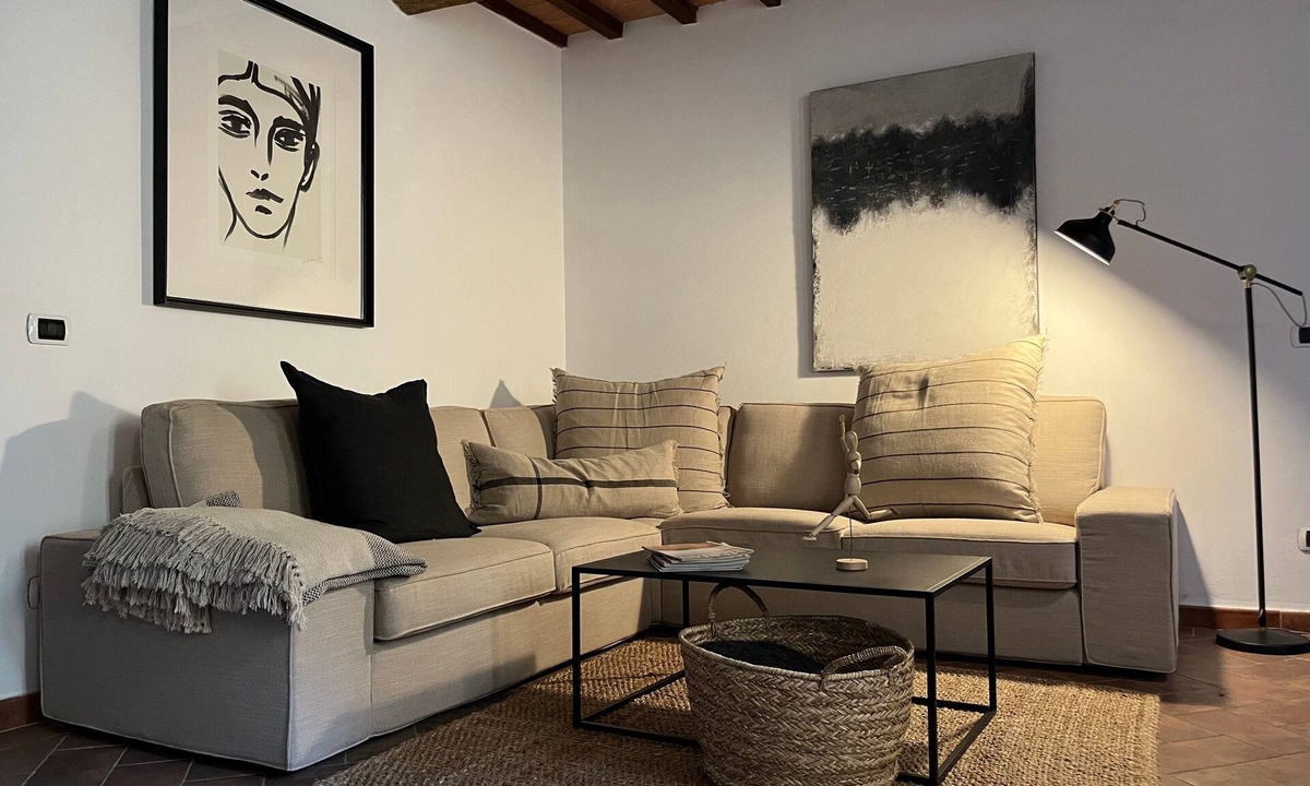 Bagni San Filippo House | Holiday Home 'Aldo' with Garden, Steps from the Thermal Springs