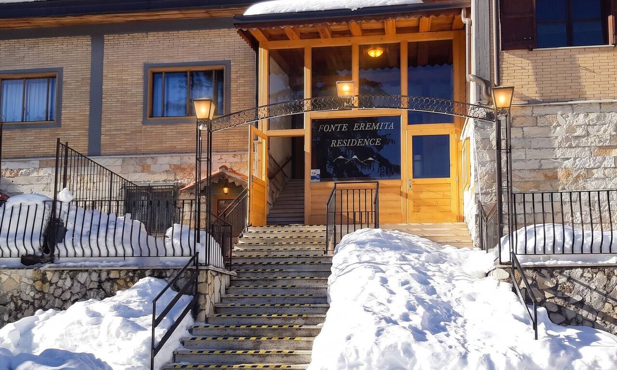 Roccaraso Apartment | Homerez - 1-Bedroom Mountain View Apartment
