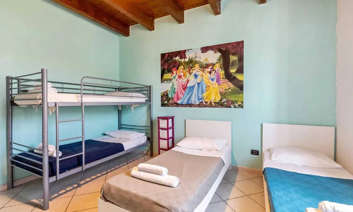 Sud-Ovest Apartment | Homerez - Apartment 70m² in Verona with Terrace