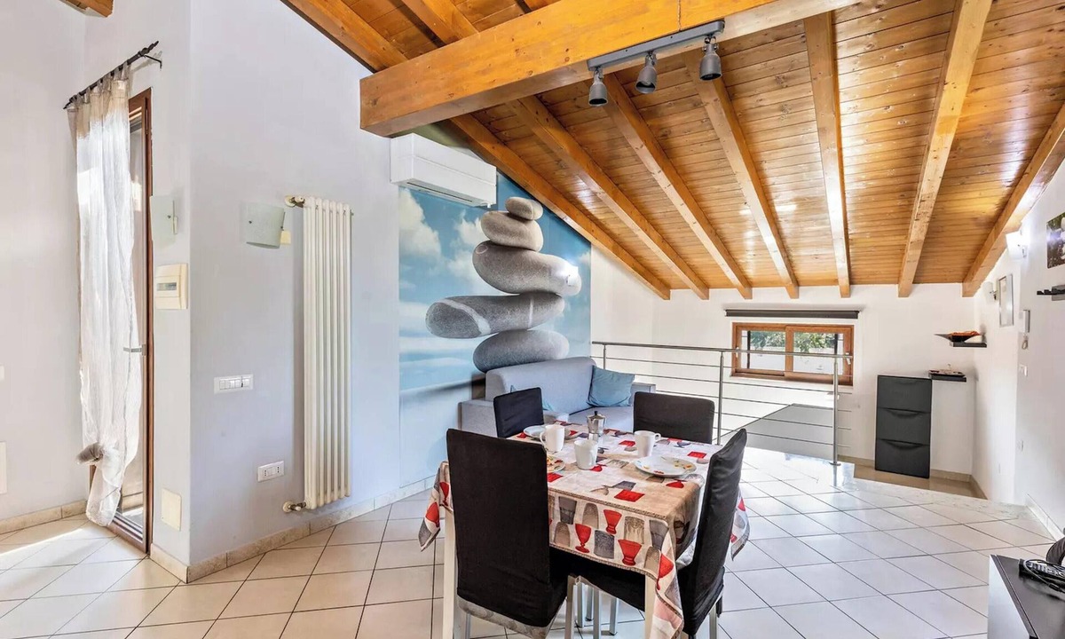 Sud-Ovest Apartment | Homerez - Elegant Apartment in Verona, 75 m² + Balcony