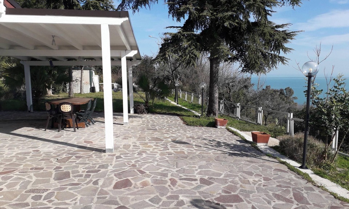 Marina di Vasto House | Homerez - House in Vasto, sea view