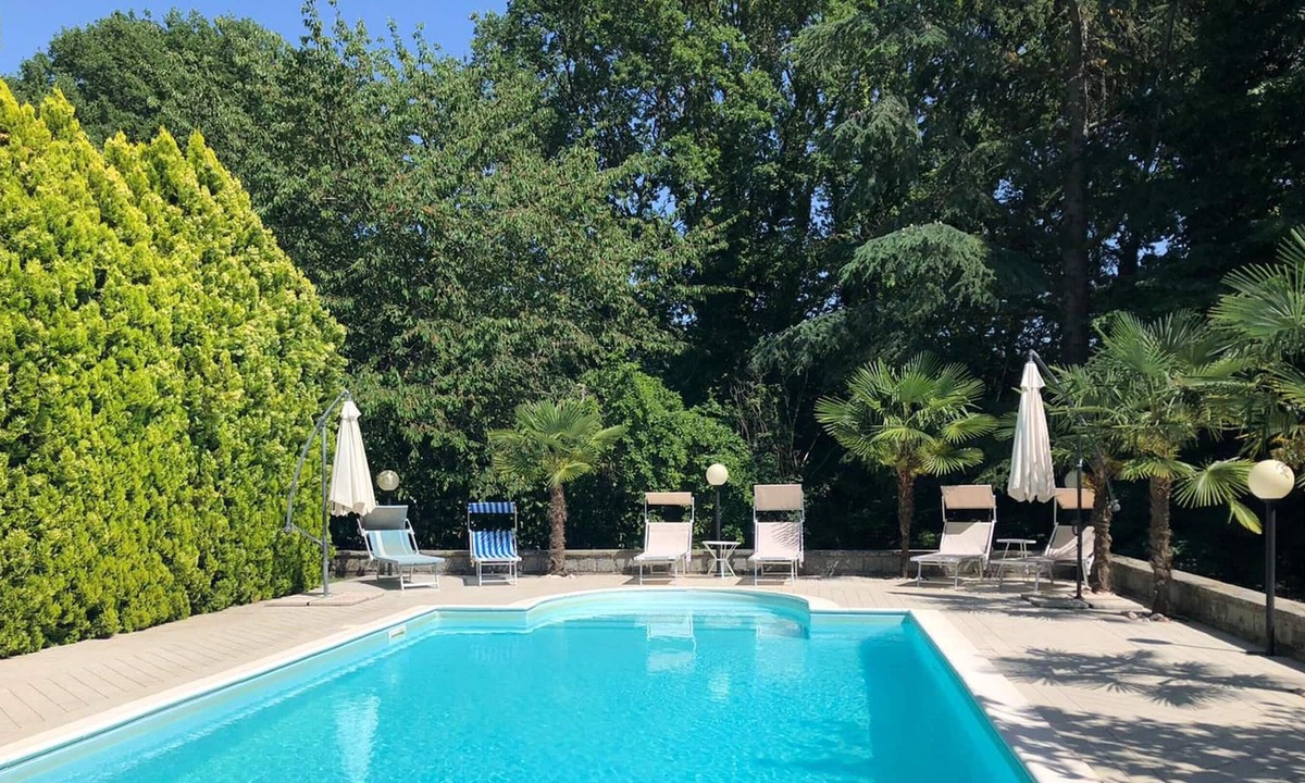 Tuoro sul Trasimeno Villa | Homerez - Spacious villa 2 km away from the beach for 6 ppl. with swimming-pool
