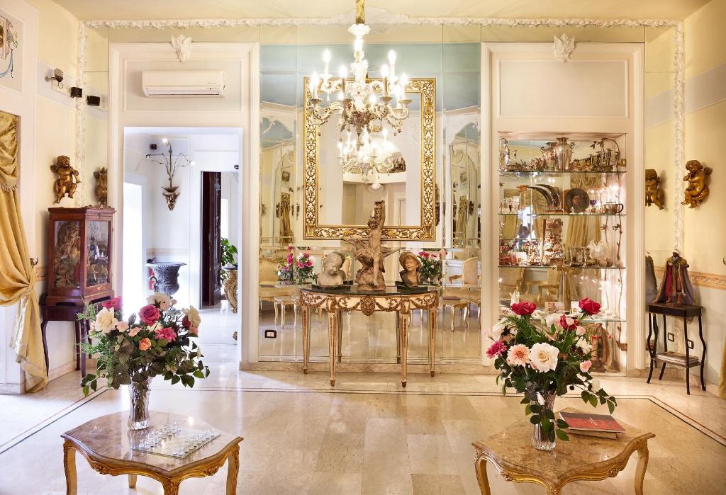 Historical Center Hotel | Hotel Art Resort Galleria Umberto