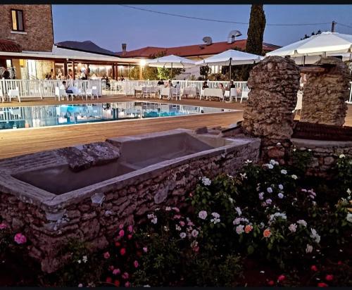 Laura House | Hotel Casale 900