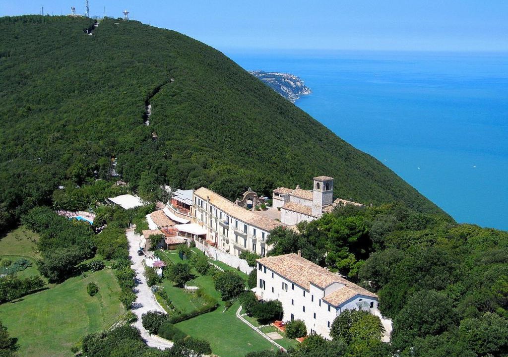 Sirolo Hotel | Hotel Monteconero