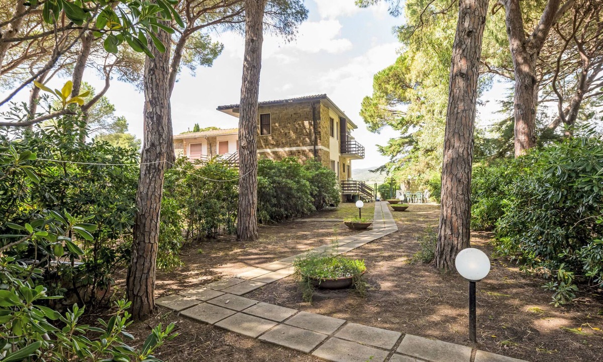 Roccamare House | Il giardino alle Rocchette by Interhome