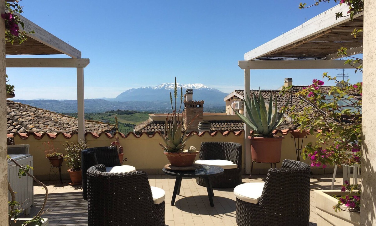 Case Fornace House | In the heart of the historic center b&b with terrace and breathtaking views. EXCLUSIVE USE.
